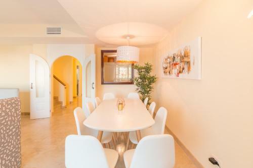 Villa Vue Mer - Proche De L'alcaidesa Links Golf Resort - 2209