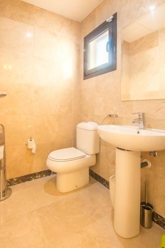 Villa Vue Mer - Proche De L'alcaidesa Links Golf Resort - 2209