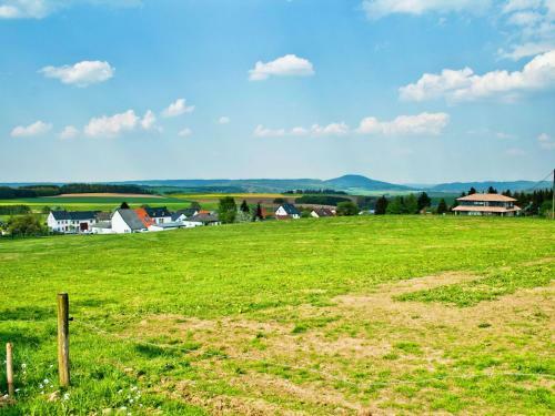 Cozy Apartment In Leudersdorf Eifel With Terrace
