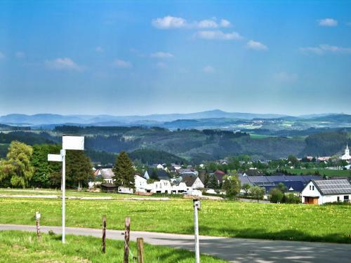 Cozy Apartment In Leudersdorf Eifel With Terrace