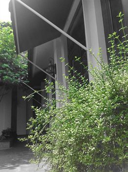 Redwall Jingshan Garden Hotel