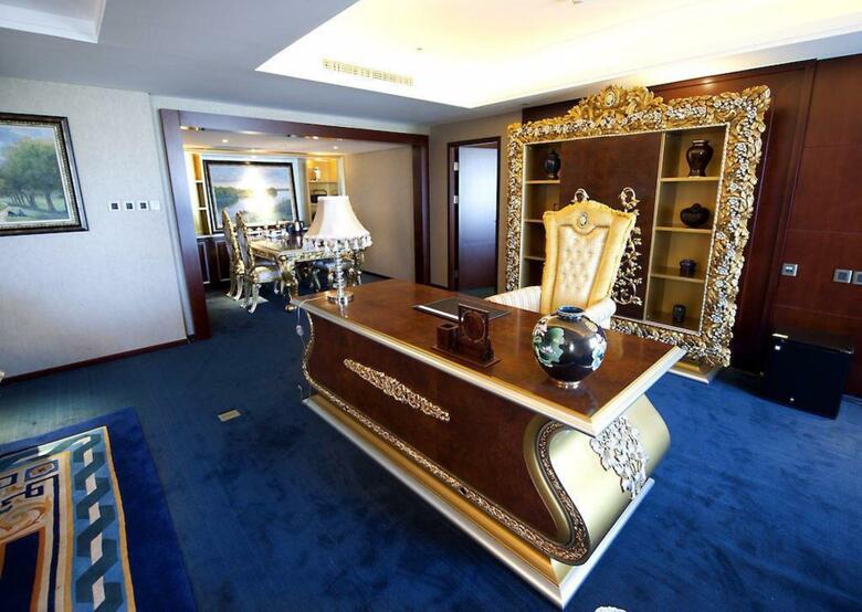 Royal Phoenix Hotel