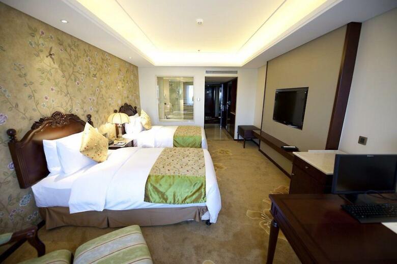 Royal Phoenix Hotel