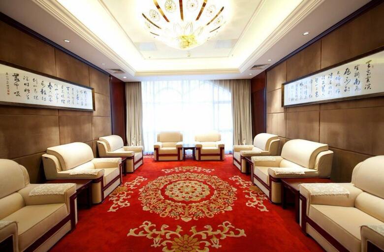 Royal Phoenix Hotel