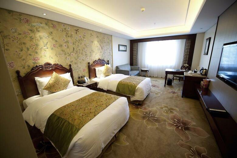 Royal Phoenix Hotel