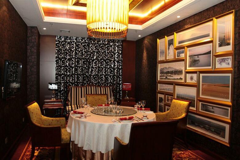 Royal Phoenix Hotel