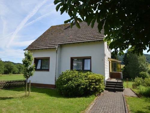 Cozy Holiday Home In Wallenborn With Garden
