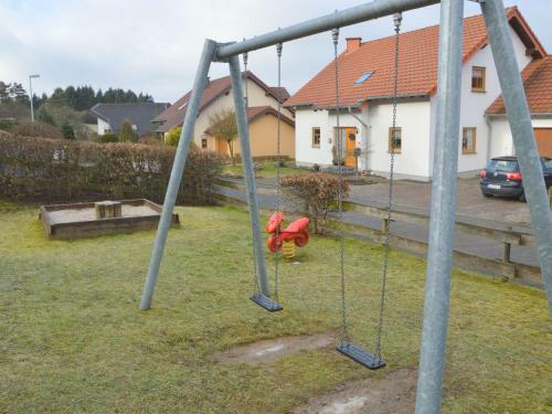 Luxurious Apartment In Ulmen Near Lake