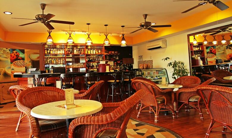 Hotel Rainbow Paradise Beach Resort