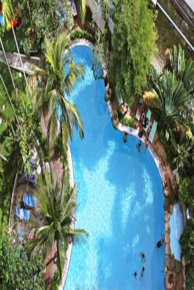 Hotel Rainbow Paradise Beach Resort