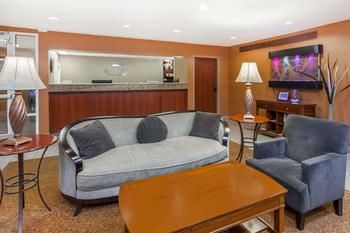 Hotel Baymont Inn And Suites Peoria