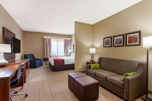 Hotel Comfort Inn & Suites Page