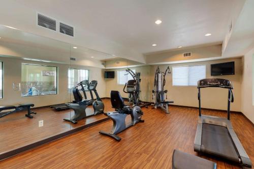 Hotel Comfort Inn & Suites Page
