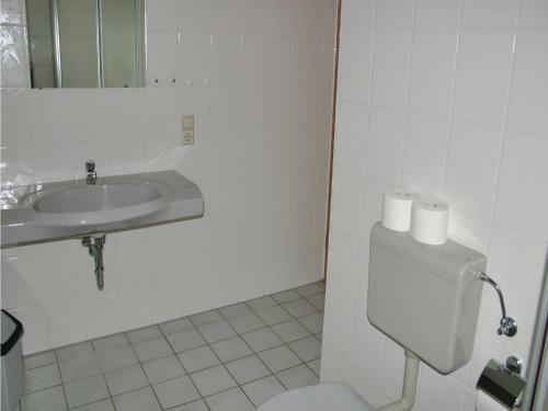 Five-bedroom Holiday Home Reimboldsh�user 05