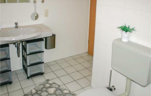 Five-bedroom Holiday Home Reimboldsh�user 05