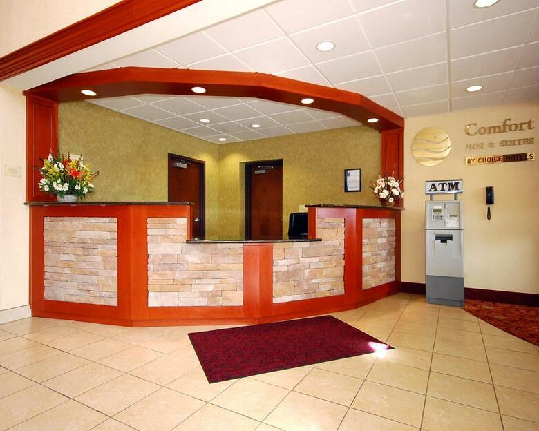 Hotel Comfort Inn & Suites