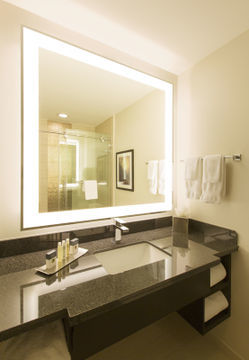 Hotel Doubletree By Hilton Savannah