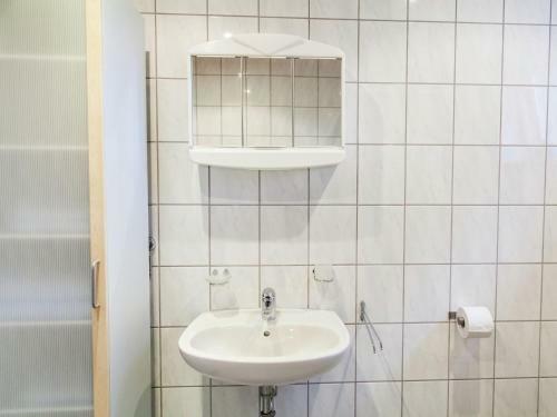 Cozy Apartment In Rommersheim Near Forest