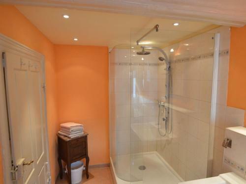 Charming Holiday Home In Neumagen-dhron Near Moezel