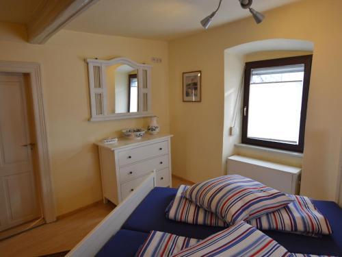Charming Holiday Home In Neumagen-dhron Near Moezel