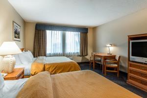 Hotel Clarion Inn & Suites
