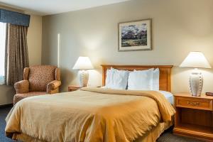 Hotel Clarion Inn & Suites