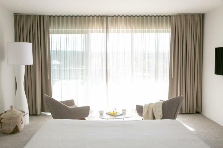 Hotel Carefree Resort & Conference