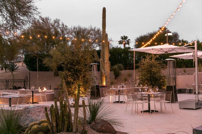 Hotel Carefree Resort & Conference