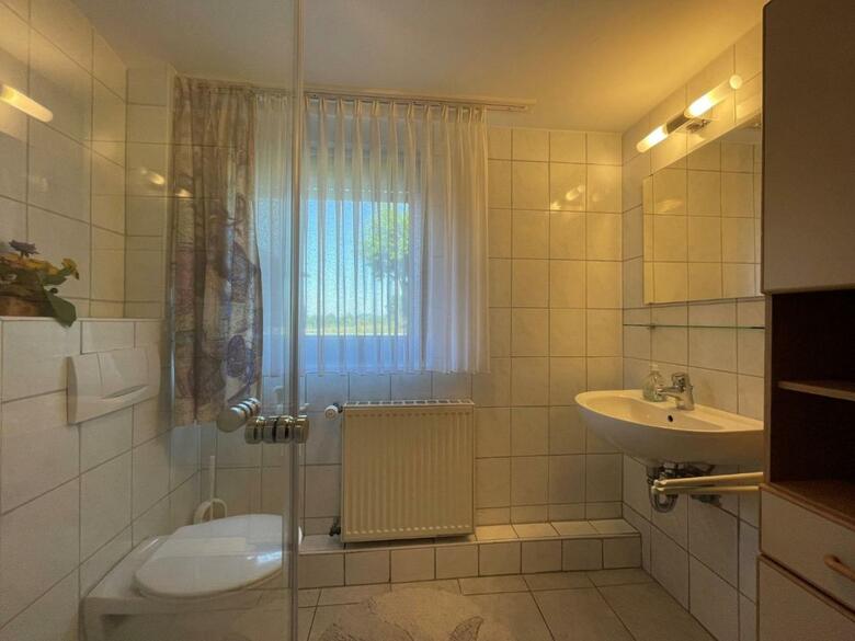 Apartment Dreser