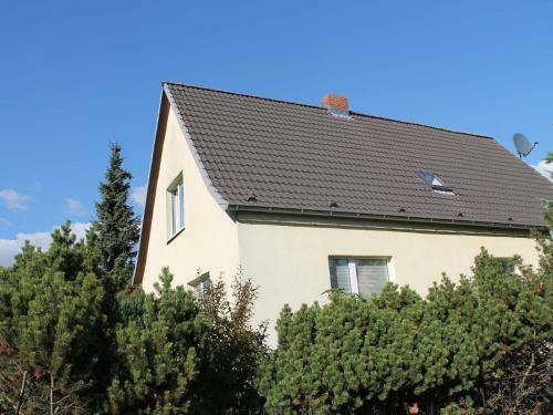 Homestyle Apartment In Kropelin With Terrace