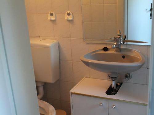 Homestyle Apartment In Kropelin With Terrace