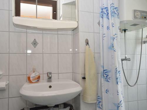 Beautiful Bungalow In Kropelin Near Sea