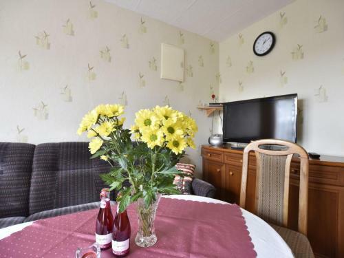 Beautiful Bungalow In Kropelin Near Sea