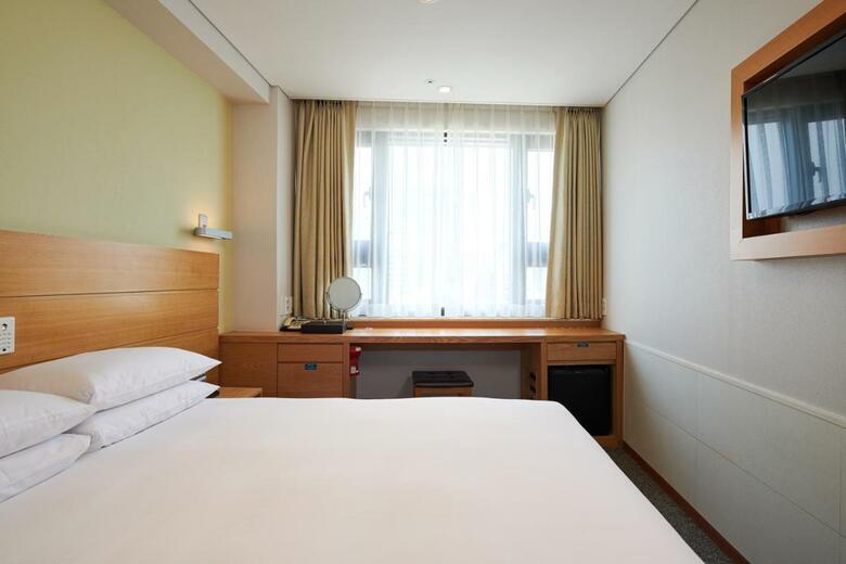 Nine Tree Hotel Myeongdong