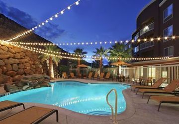Hotel Courtyard St. George