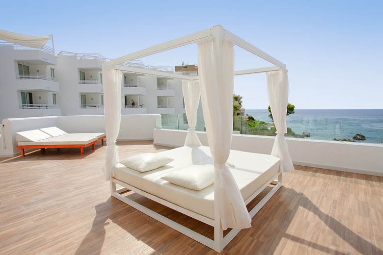 Hotel Fergus Style Cala Blanca Suites