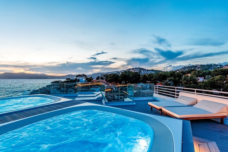 Hotel Fergus Style Cala Blanca Suites