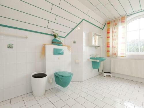 Cozy Apartment In Gerolstein With Garden