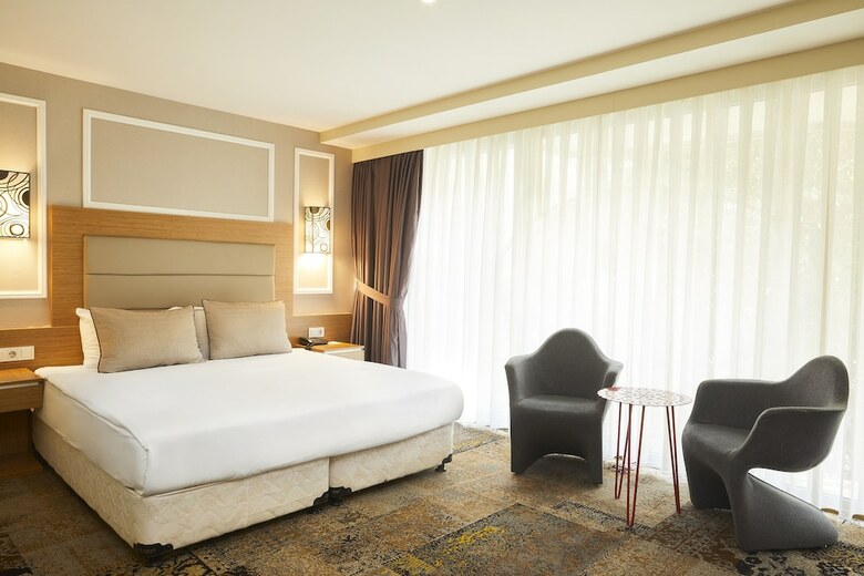 All Seasons Hotel