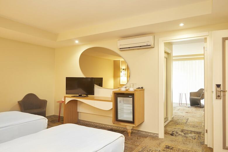 All Seasons Hotel