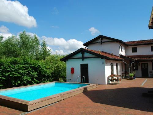 Comfortable Apartment In Dargun Mecklenburg With Garden