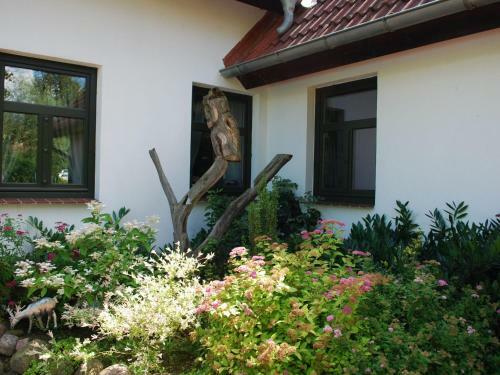 Comfortable Apartment In Dargun Mecklenburg With Garden