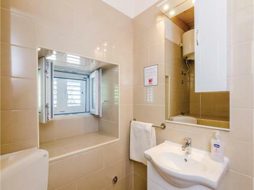 Four-bedroom Holiday Home In Babino Polje