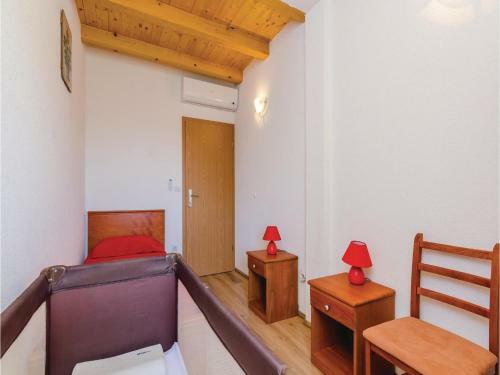 Four-bedroom Holiday Home In Babino Polje
