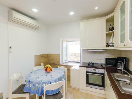 Four-bedroom Holiday Home In Babino Polje