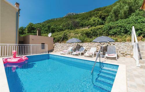 Four-bedroom Holiday Home In Babino Polje