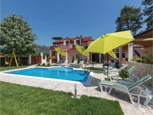 Four-bedroom Holiday Home In Bacina