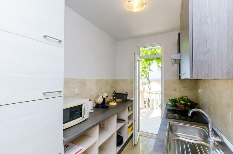 Hostal Apartment & Rooms Ma?din