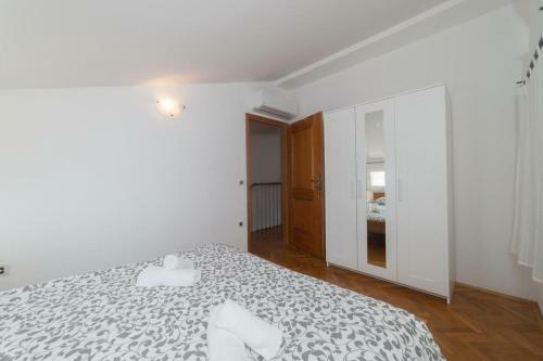 Apartment Baric Draga 15583b
