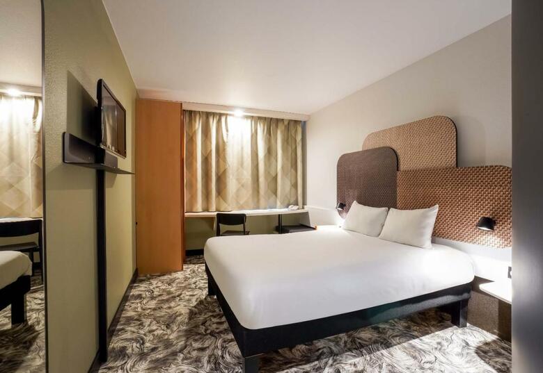 B&B Hotel Chartres Centre Cath�drale